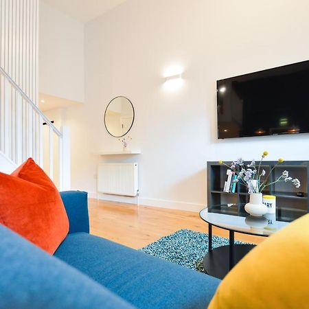 Spacious West Hampstead Apartment With Mezzanine Bedroom By Concept Apartments 伦敦 外观 照片