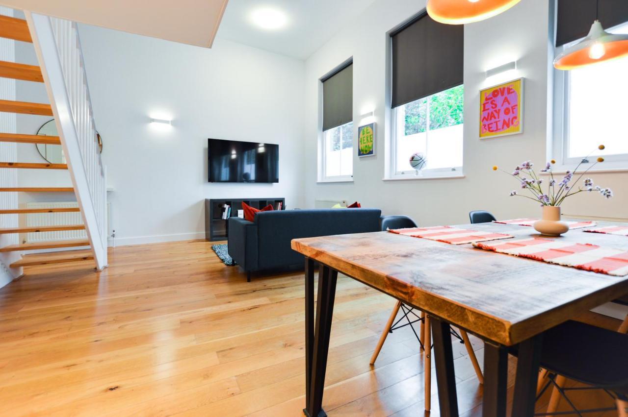 Spacious West Hampstead Apartment With Mezzanine Bedroom By Concept Apartments 伦敦 外观 照片