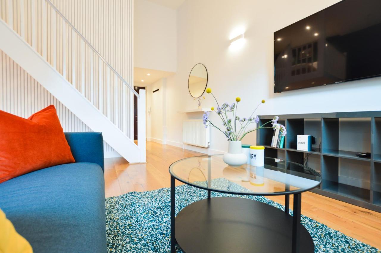 Spacious West Hampstead Apartment With Mezzanine Bedroom By Concept Apartments 伦敦 外观 照片