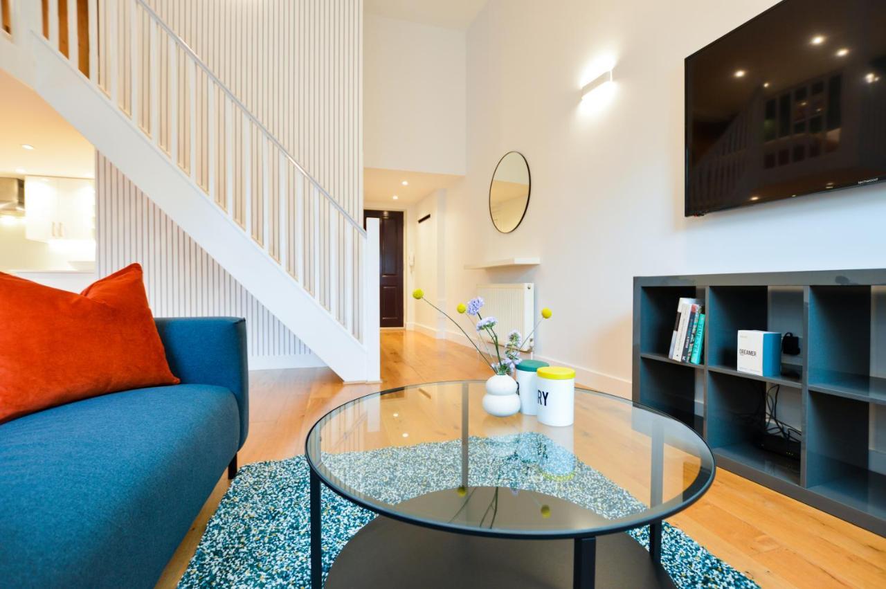 Spacious West Hampstead Apartment With Mezzanine Bedroom By Concept Apartments 伦敦 外观 照片